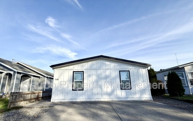 Building Photo - 548 N 9th St