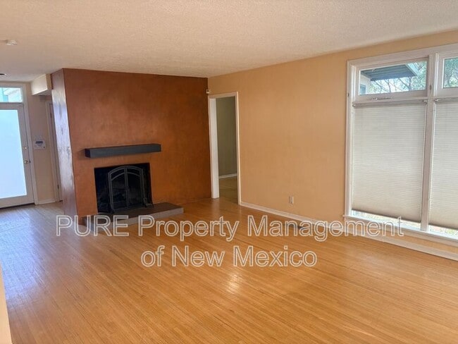Photo - 1013 Richmond Dr SE