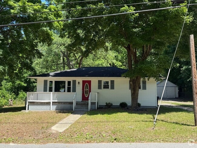 Building Photo - 3 bedroom 1.5 bath rancher Rental