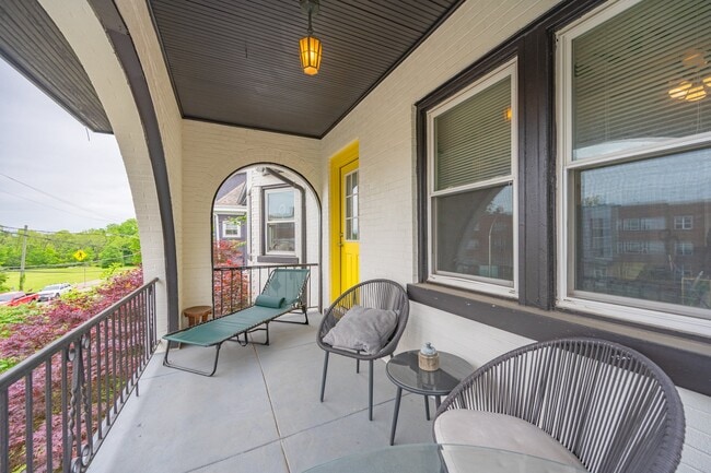 Photo - 853-855 Glenwood Ave Unidad 2