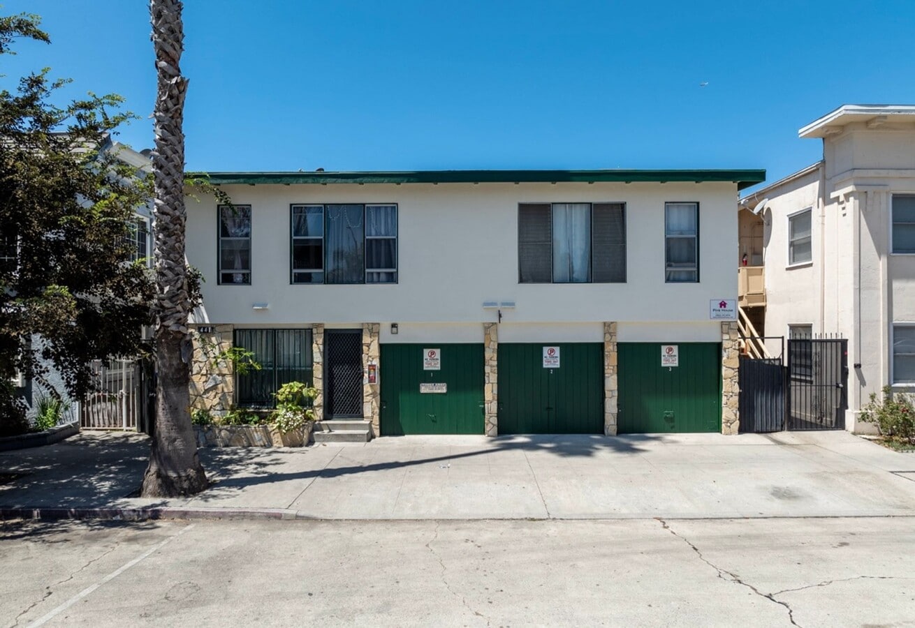 Photo - 441 LINDEN AVE