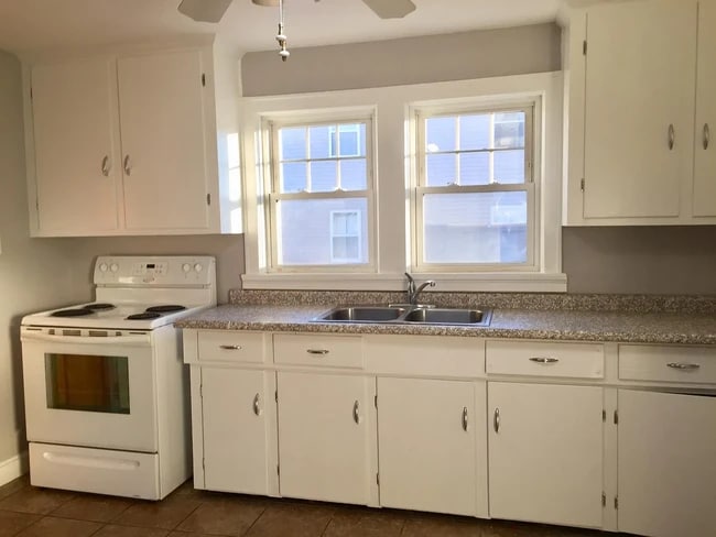 Photo - 144 S Maple St Unit First foor