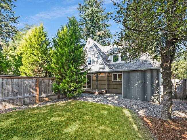 Photo - 2638 SW Custer St Unit #A (House)