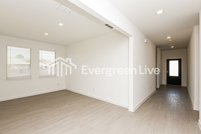 Photo - 1220 Dragon Wy