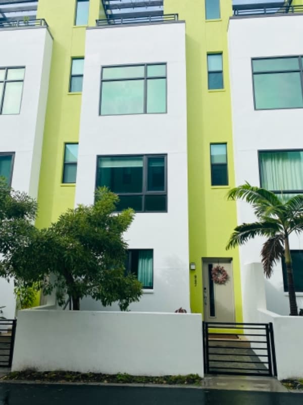 Photo - 947 Arlington Ave N