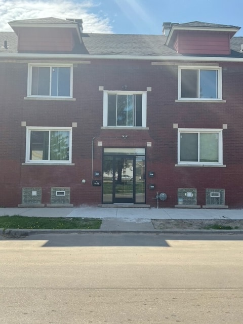 Building Photo - 8455 Cahalan St Rental