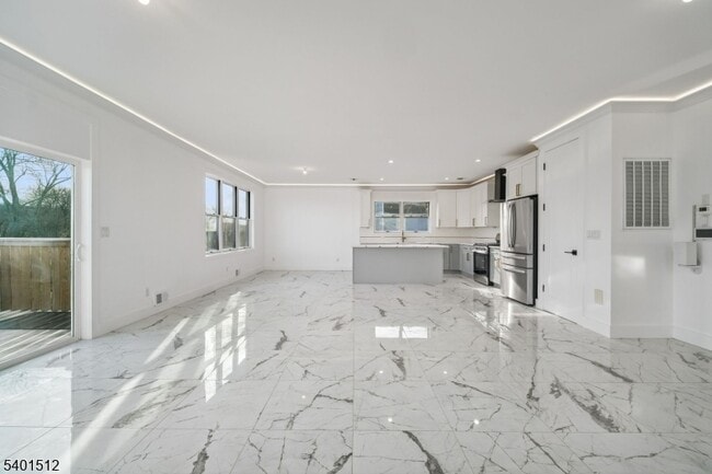 Photo - 19 Mountain Ave