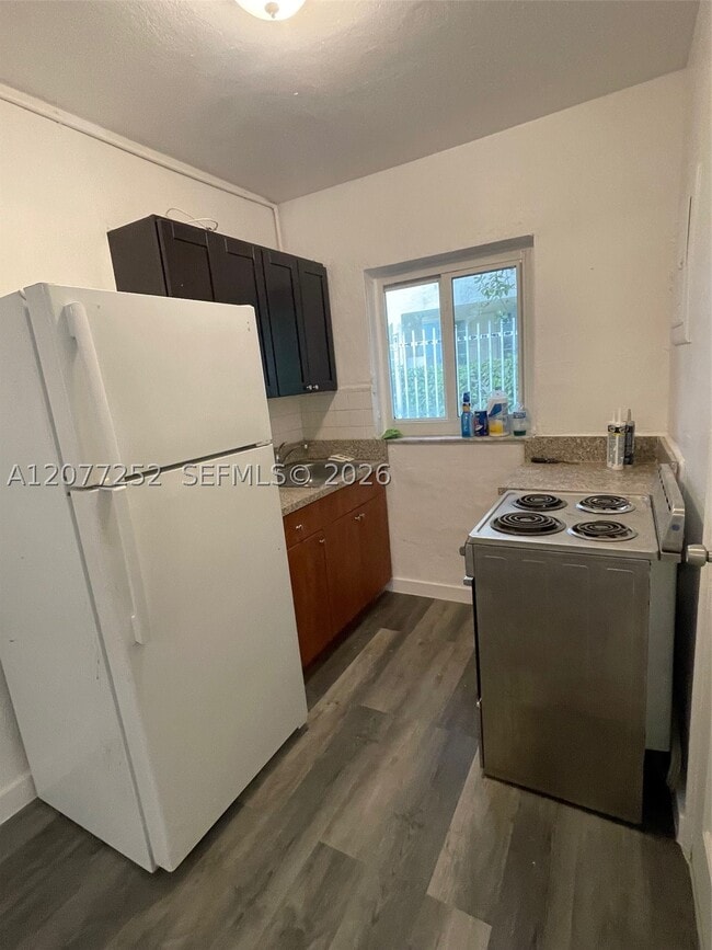 Photo - 430 SW 6th St Unit 2