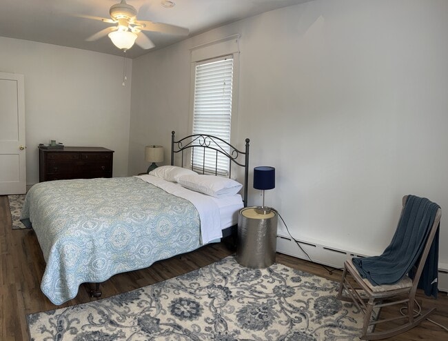 Photo - 15 W Connecticut Ave