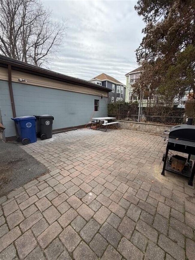 Photo - 33 Lafayette St Unit 2