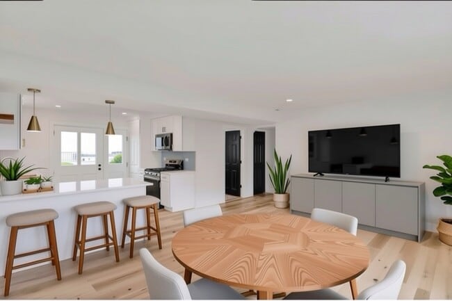 Photo - 9705 Oak Park Ave