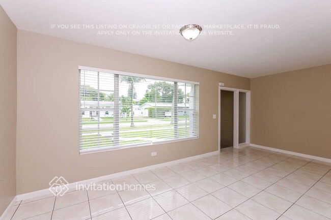 Photo - 1748 NE 158th St