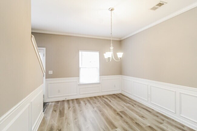 Photo - 486 Fieldcrest Dr