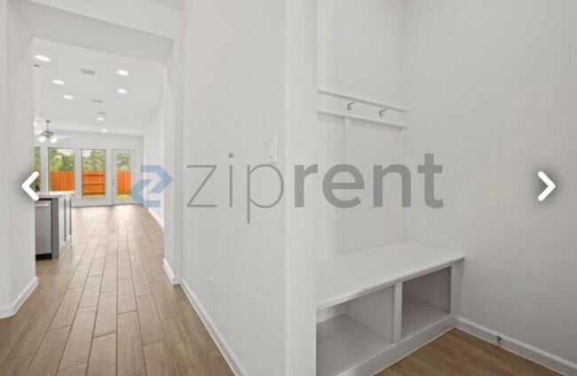 Photo - Unit