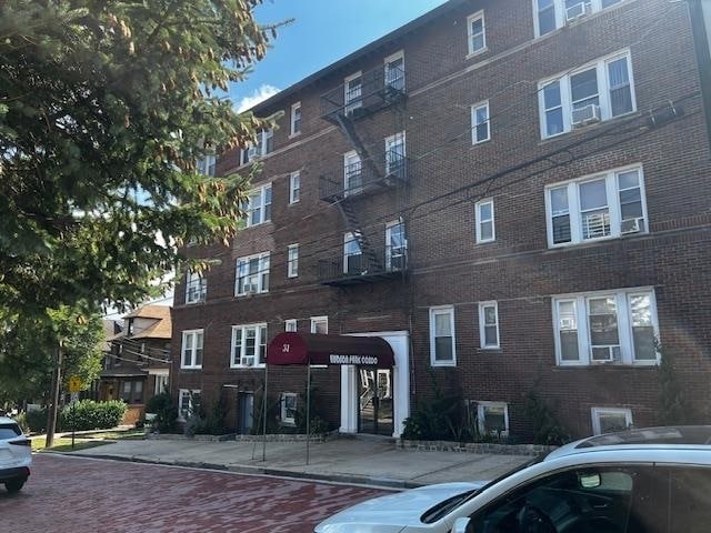 Building Photo - 31 75th St Unit 2C Rental