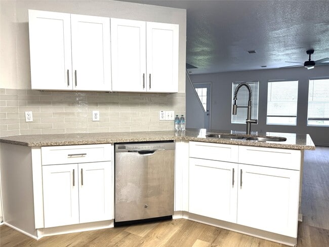 Building Photo - 5615 Darby Sq Trl