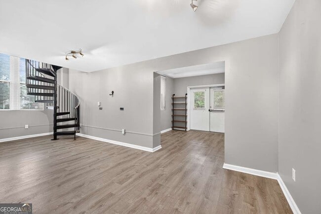 Photo - 1031 State St NW Unit 209