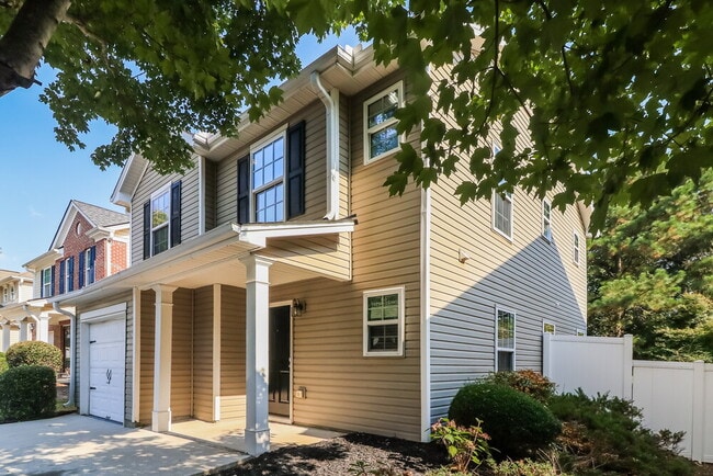 Photo - 305 Silver Spring St