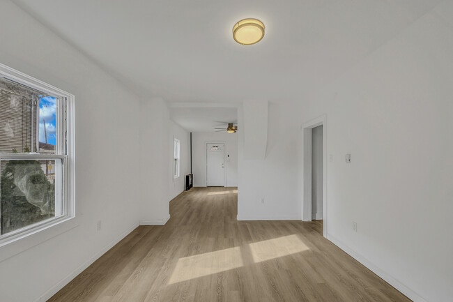 Photo - 834 Marcy Ave