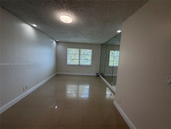 Photo - 432 Lakeside Dr Unit 257