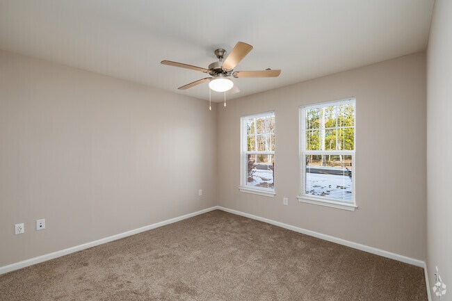 2BR, 1.5BA - 950SF - Guest Bedroom