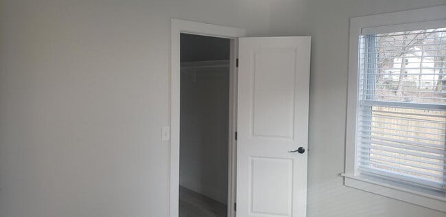 Photo - 453 Vineyard Ave