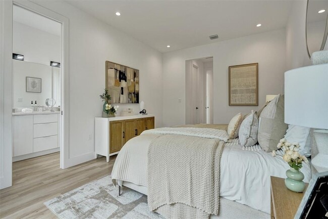 Photo - 606 SW 7th Ave