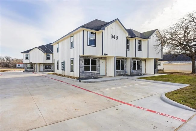 Photo - 645 N McCart St Unidad 5