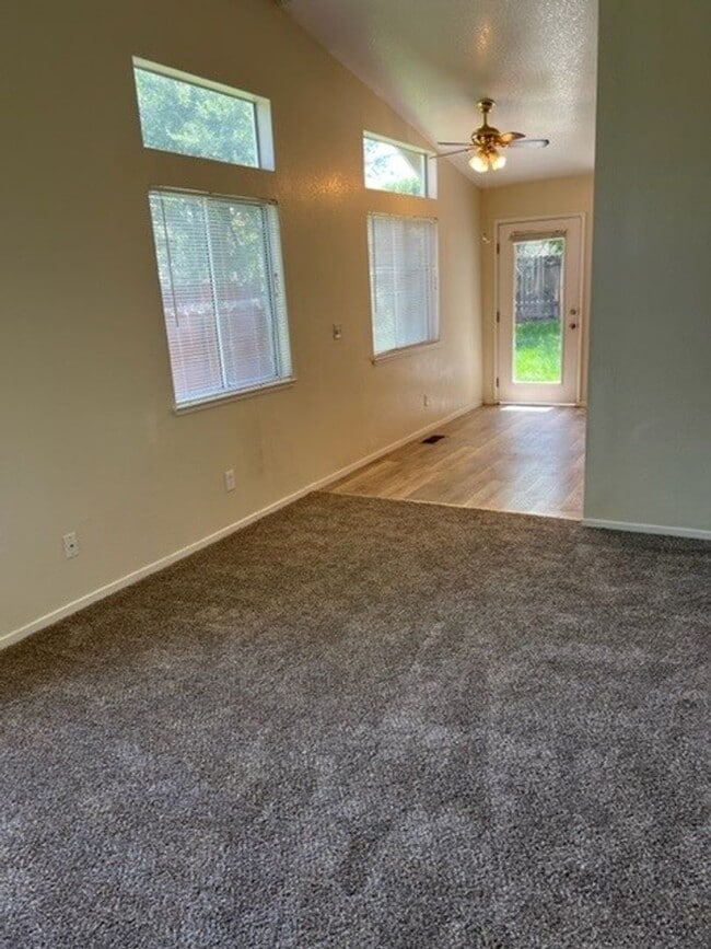 Photo - 7635 Devonshire Ln