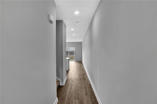 Photo - 126 Scotland Ln