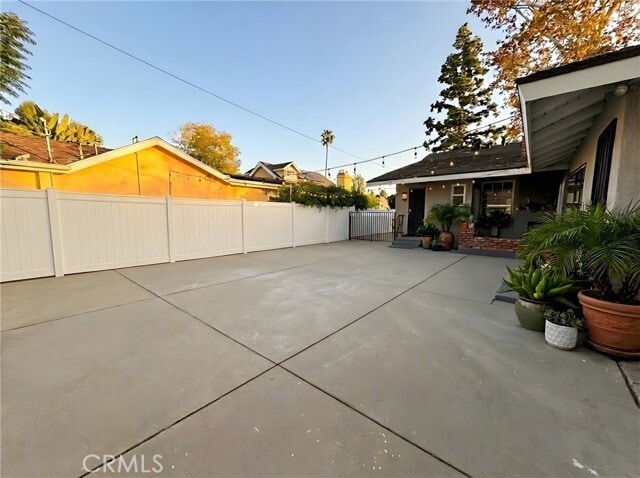 Photo - 11559 Blix St