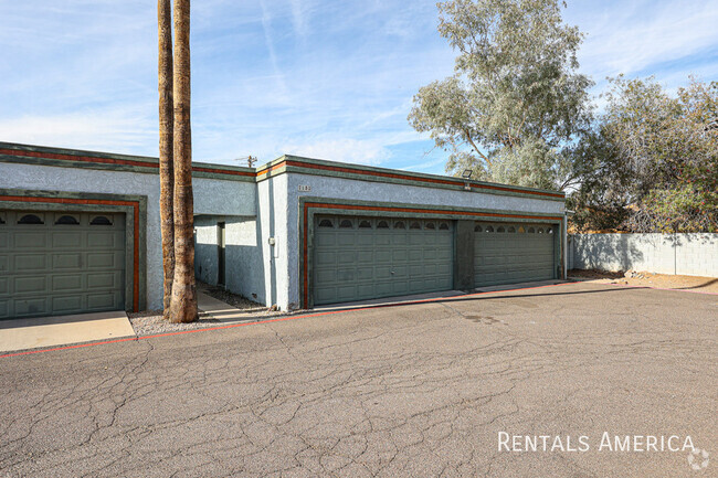 Building Photo - 7152 N 63rd Dr Rental