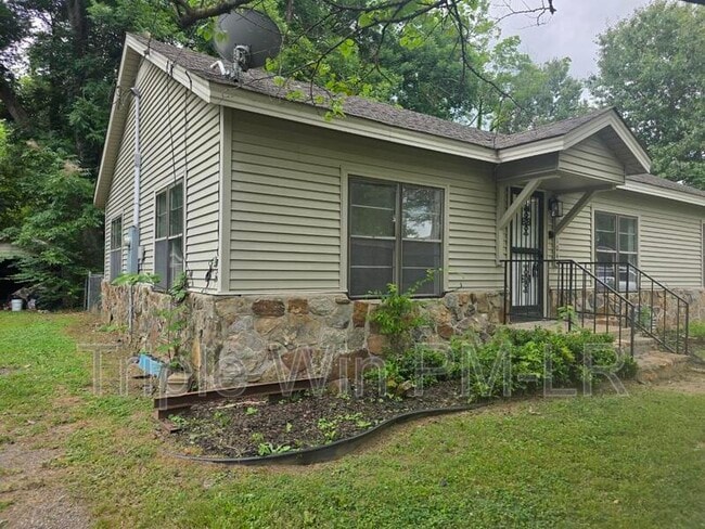 Photo - 104 E Georgia St