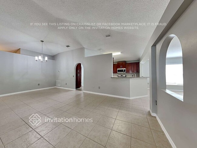 Photo - 1622 Hudderfield Cir W