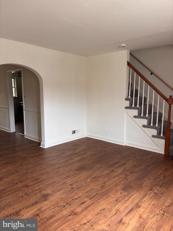 Photo - 1628 Thetford Rd