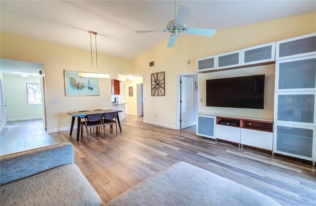 Photo - 600 Carriage House Ln Unit 201