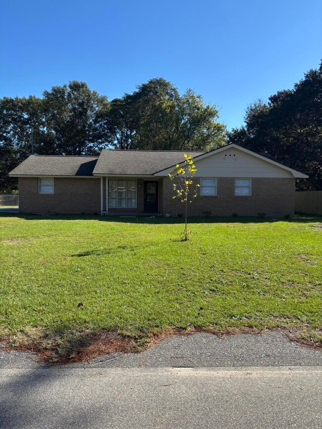 Photo - 855 Whatley St