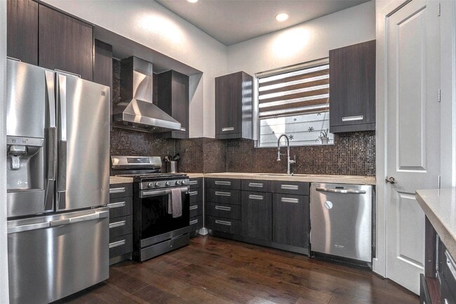 Photo - 5715 Larkin St Unidad D