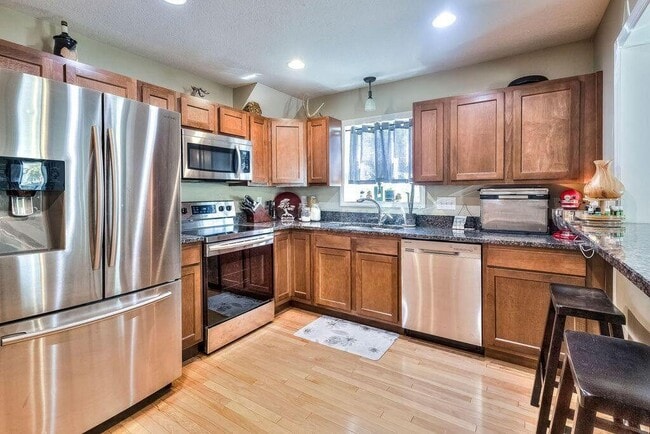 Photo - 200 S Williams St