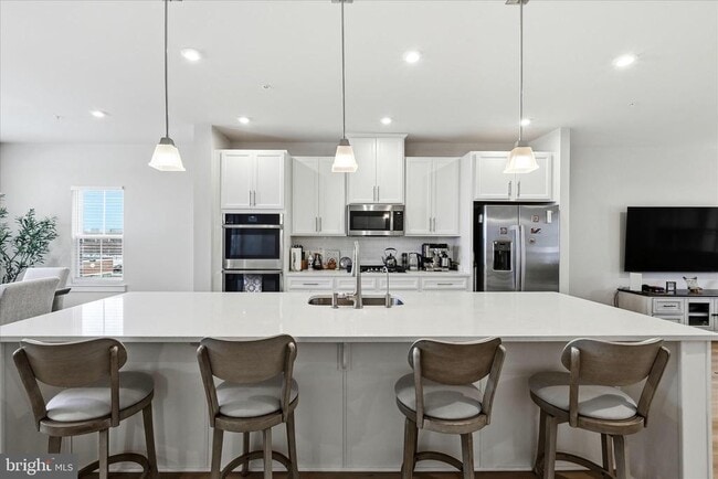 Building Photo - 14447 Albemarle Point Pl Unit 227