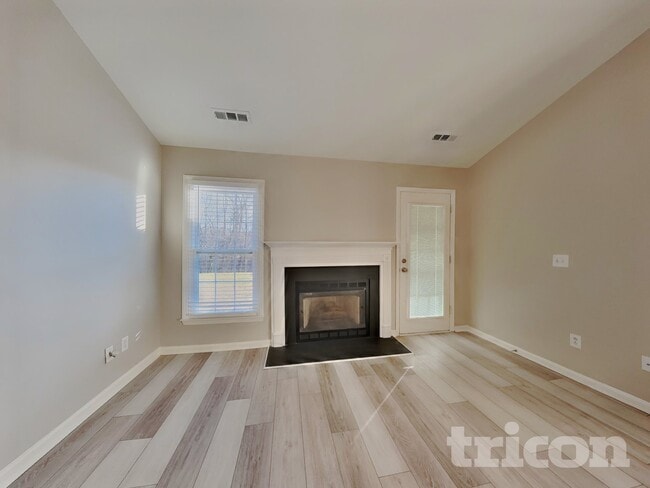 Photo - 5507 Whitley Way