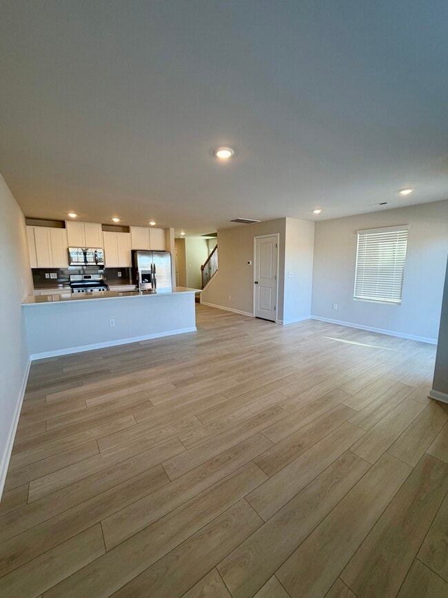 Photo - 401 Mopar Ln