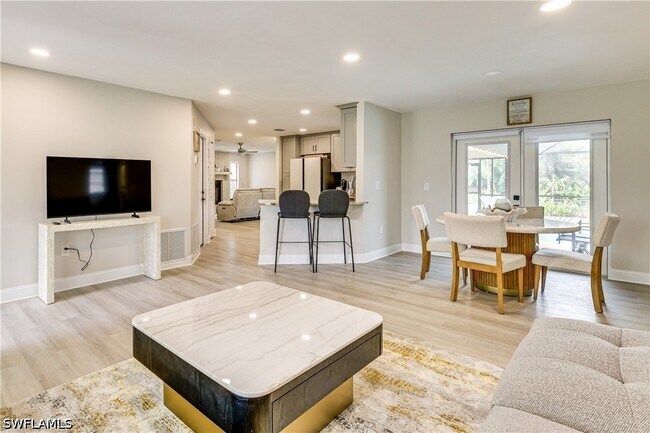 Photo - 6030 Perthshire Ln