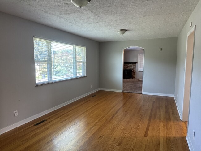 5312 Rowan Rd
