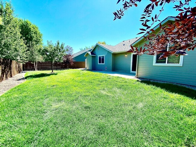 Photo - 4 bedroom PLUS office or 5th bedroom in NW Meridian Avail Mid August
