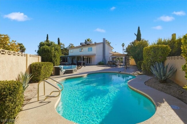 Building Photo - 3182 Moonflower Dr