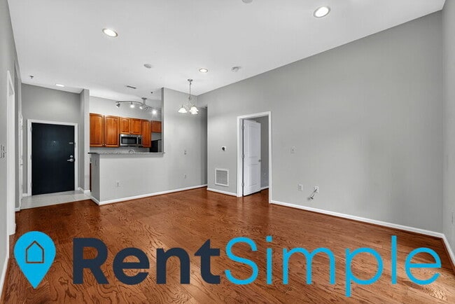 Building Photo - 309 Holland Ln Unit 112