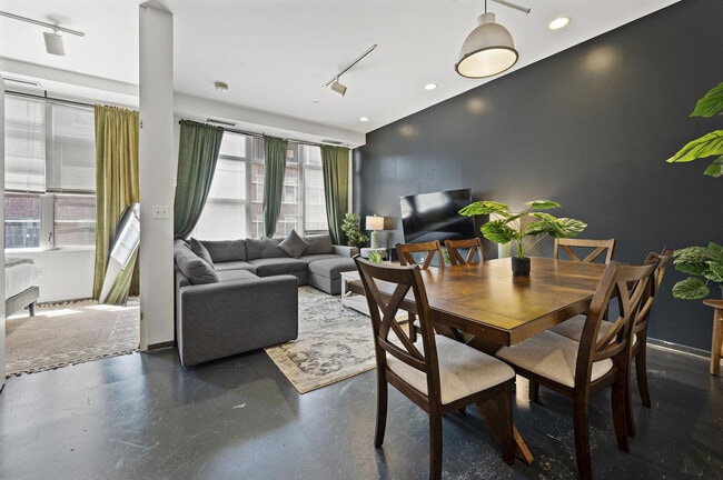 Photo - 160 E Berkeley St Unit SI ID1343275P