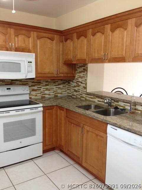 Building Photo - 4100 N 58th Ave Unit 303