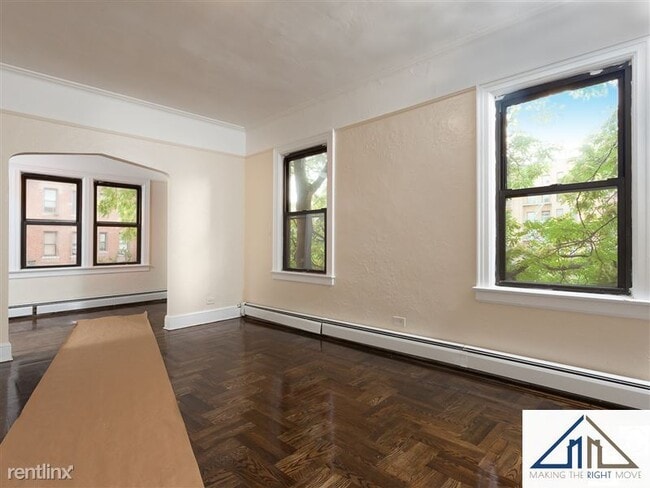 Photo - 155 E 206th St